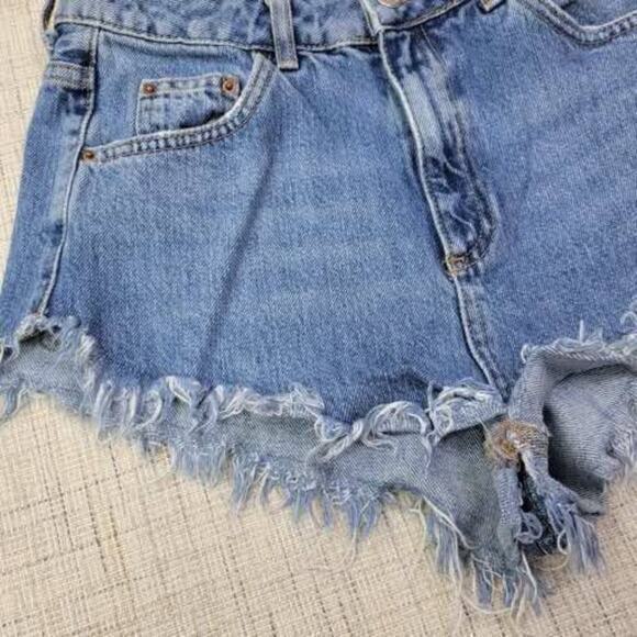 Topshop Moto Kiri Women's Blue Denim Frayed‎ Hem Jean Short Size 6 - Picture 2 of 7